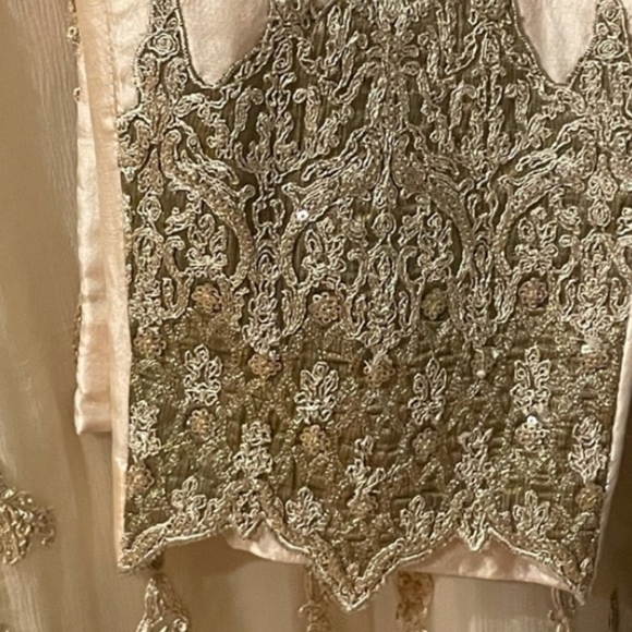 Designer ASIM JOFA Wedding Shalwar Kameez - Picture 6 of 6